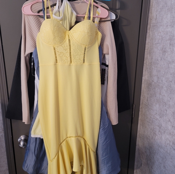 Fashion nova dress - Picture 2 of 5